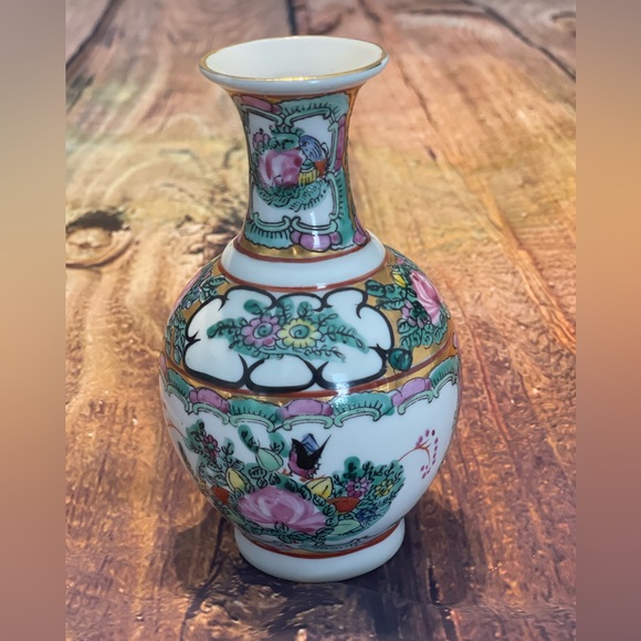 Other - Asian inspired mini vase beautifully painted rose medallion approx 6”